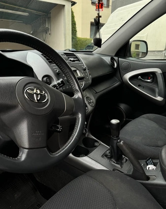 Toyota RAV4 cena 30000 przebieg: 233000, rok produkcji 2007 z Szubin małe 191